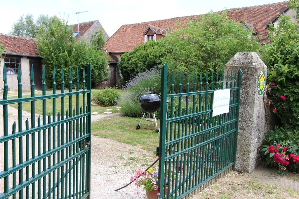 Le Clos De Chatres Oisly Buitenkant foto